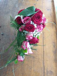 Hochzeit brautstraus weis rot rosa